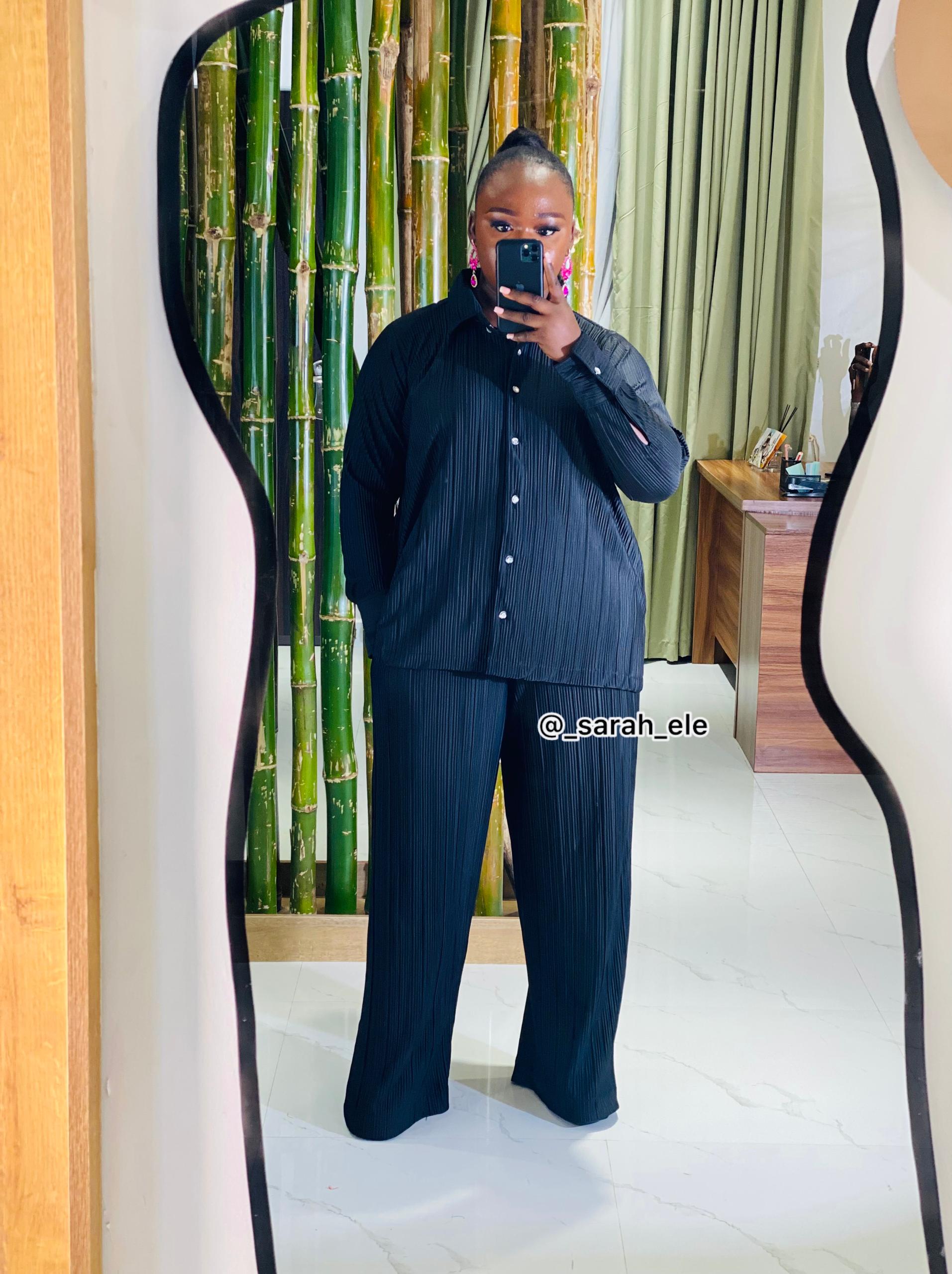 A Enjo-Ojo Adolor(black) two piece A Enjo-Ojo Adolor(black) two piece